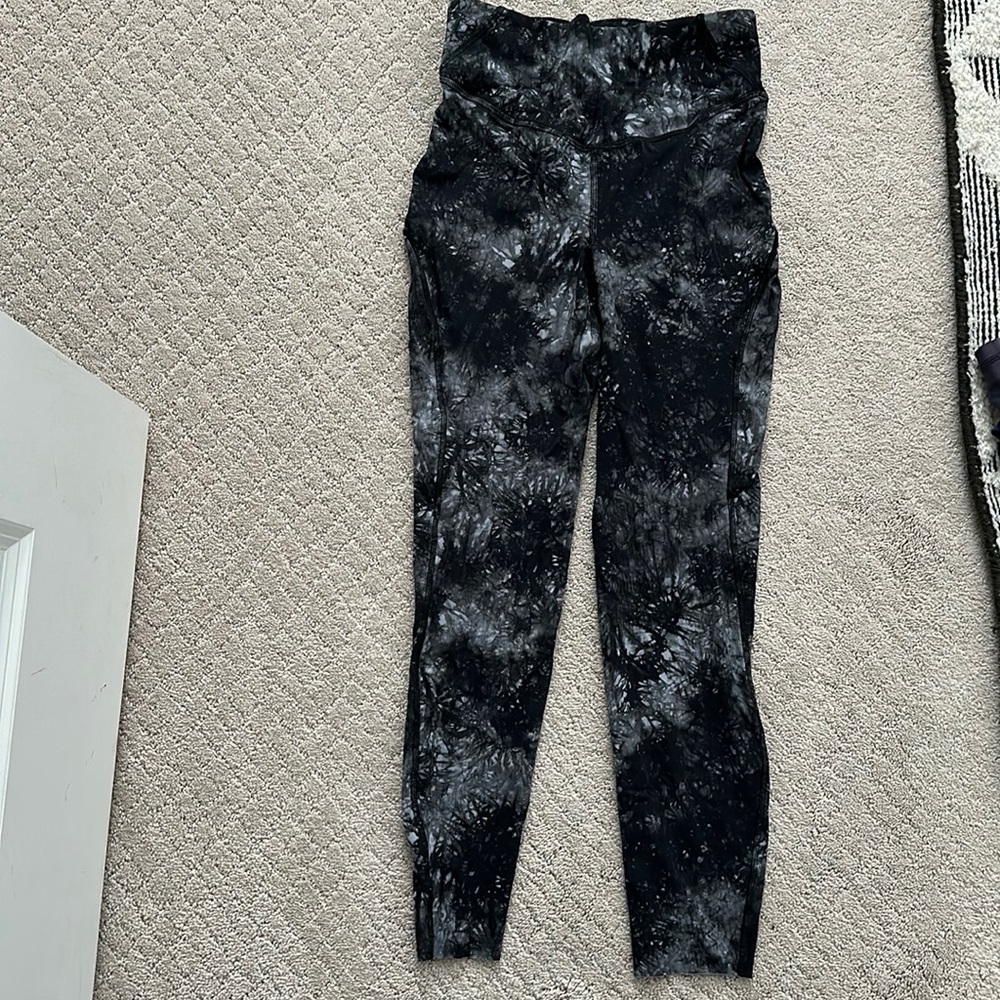 Lululemon crop leggings